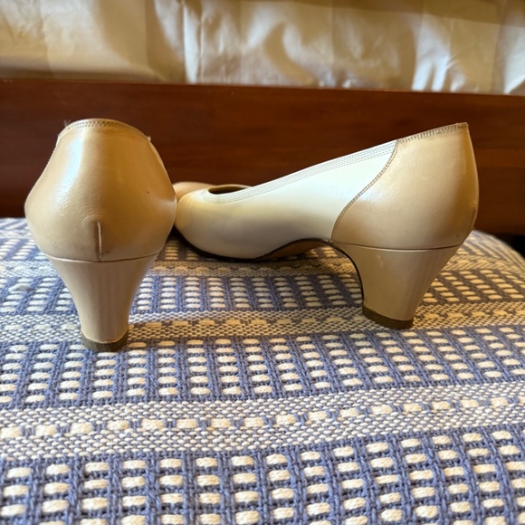 Vintage Ferragamo Kitten Heel - Picture 6 of 7